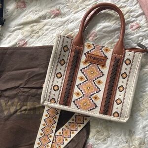 Wrangler Tan and Cream Geometric Tote